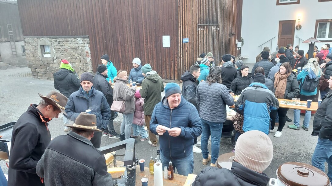 2025-12-14-Besinnliche-Adventfeier-Funkenzunft-Röns-19.59.41 (2).jpeg 2025-12-14-Besinnliche-Adventfeier-Funkenzunft-Röns-19.59.41 (2).jpeg