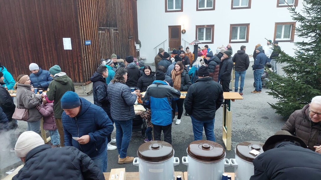 2025-12-14-Besinnliche-Adventfeier-Funkenzunft-Röns-19.59.41 (3).jpeg 2025-12-14-Besinnliche-Adventfeier-Funkenzunft-Röns-19.59.41 (3).jpeg